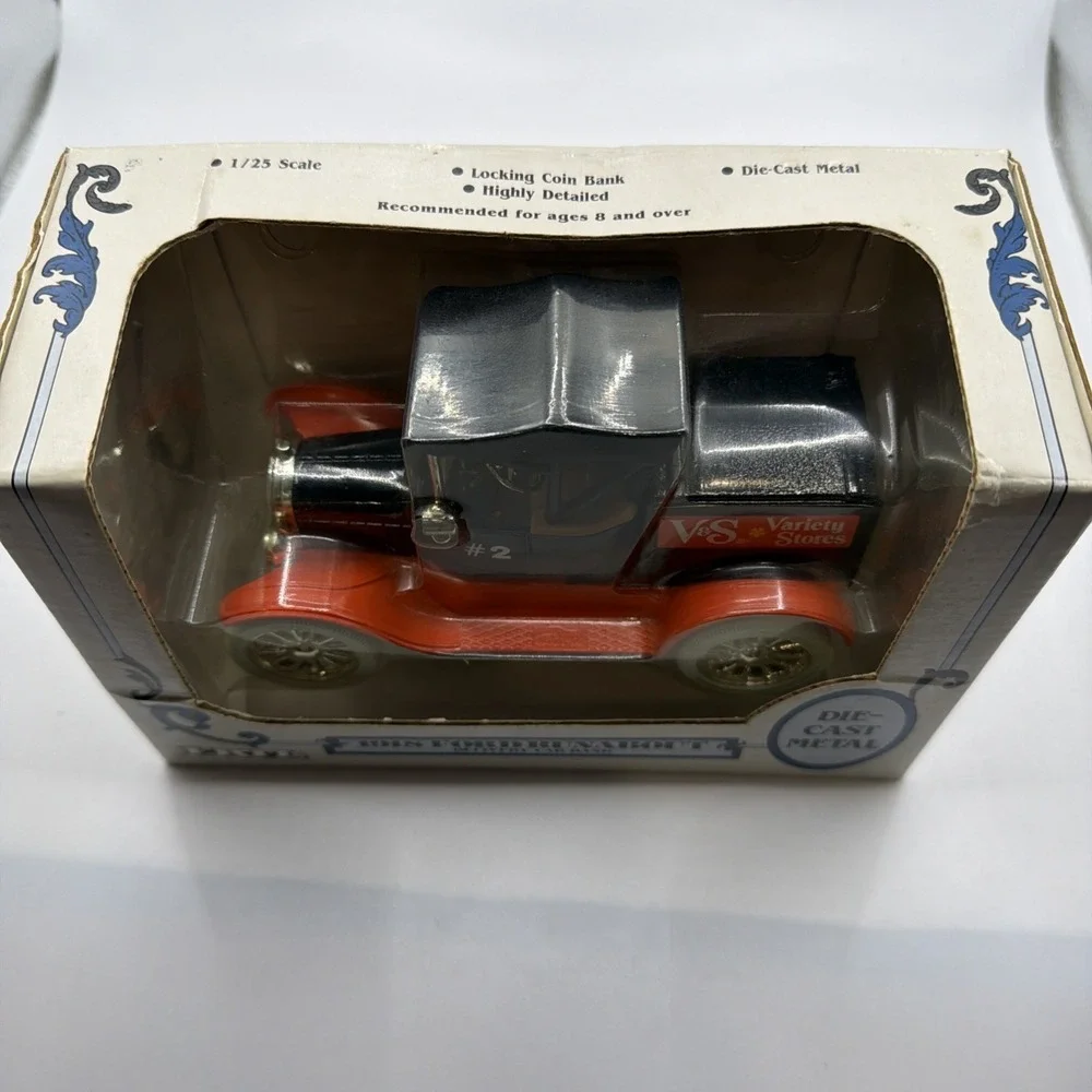 NEW ERTL 1918 Ford Runabout Delivery Car Bank 1/25 Scale V&S Variety Stores 7625